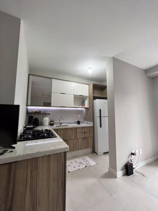 Apartamento 2 Suites Com Piscina E Churrasqueira, Ao Lado Da Ufsc Florianopolis Exterior photo